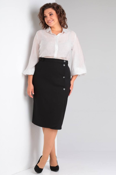 Зауженная черная юбка с запахом и пуговицами для офисных образов Your size 2205 - фото 1
