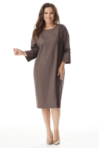 Коричневое платье свободного силуэта с разрезом и тесьмой Магия моды 2329 коричневый. - фото 4