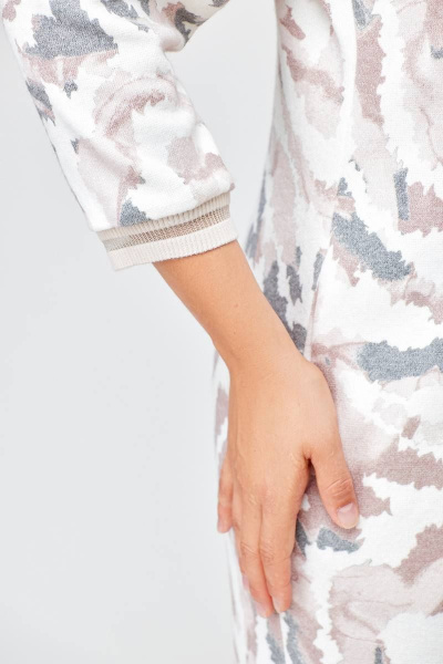 Трикотажное платье с нагрудными вытачками и V-горловиной Swallow 686.1 - фото 10