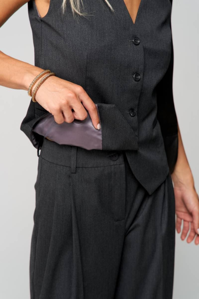 Приталенный черный жилет из текстиля для повседневного стиля THE NAME 2236 - фото 5