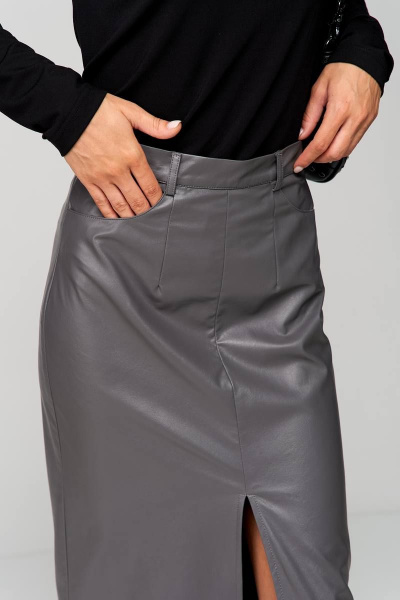 Юбка из экокожи с высоким разрезом и пуговицами THE NAME 2257 серый - фото 6