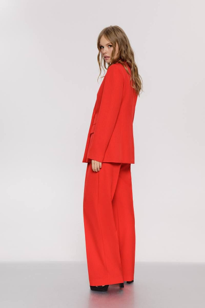 Приталенный жакет из текстиля с нагрудными вытачками PiRS 4660 красный - фото 5