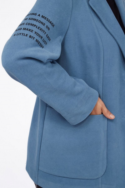 Жакет из трикотажа с пиджачным воротником и декоративной нашивкой Jurimex 2976 синий - фото 6