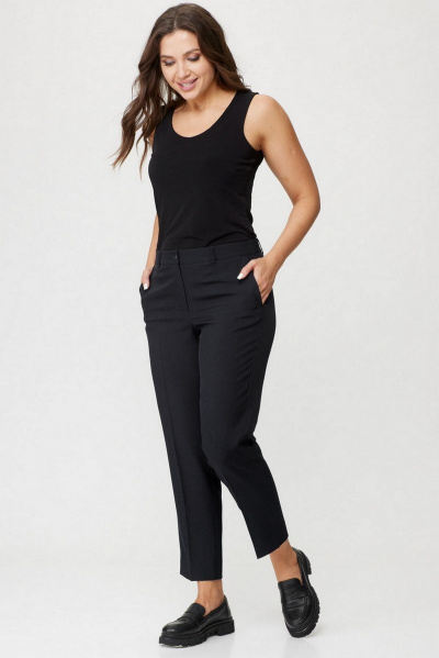 Классические брюки с стрелками и карманами БелЭльСтиль 586-2 56 22 черный_однотон - фото 2