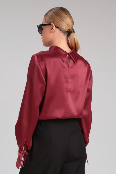 Демисезонная красная блузка из гладкой ткани с пуговицами Angelina & Сompany 880 - фото 2