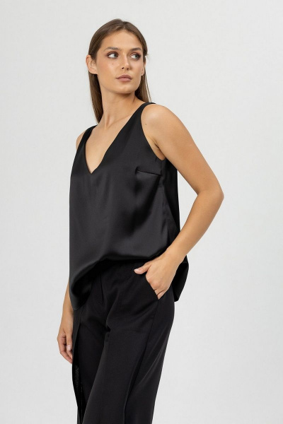 Черный шелковый топ с глубоким вырезом и прямым силуэтом Atelero 1022 черный - фото 1