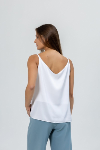 Демисезонный шелковый топ с глубоким вырезом и тонкими бретелями Atelero 1080Ш белый - фото 2