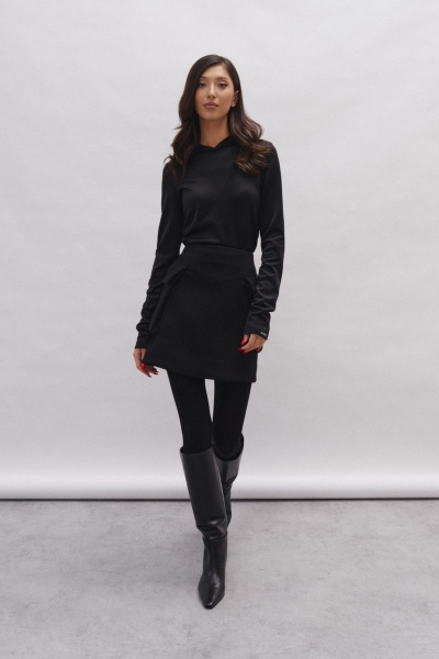 Черный джемпер с капюшоном и прилегающим силуэтом ANNETE A793 - фото 1