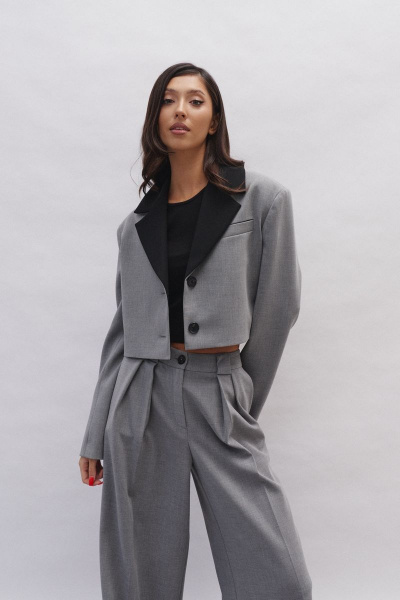 Короткий жакет из костюмной ткани с контрастным воротником ANNETE A5199 - фото 2