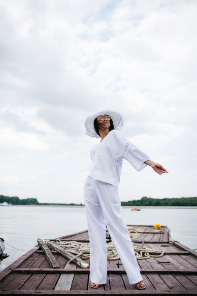 блузка льняная свободная с кружевом и В-образным вырезом L. LABKOVA 2701/23-14а белый - фото 10