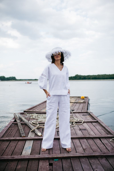 блузка льняная свободная с кружевом и В-образным вырезом L. LABKOVA 2701/23-14а белый - фото 8