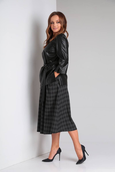 Комплект из блузы из экокожи и юбки с карманами TVIN 7718 - фото 4
