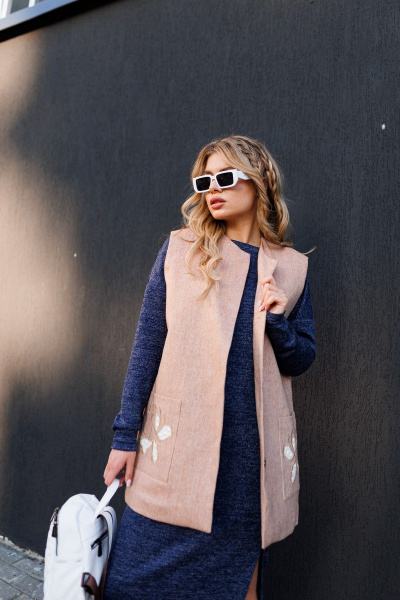 Жилетка на утепленной подкладке, с дизайнерской вышивкой- аппликацией на карманах. AMORI 2167 выбеленный_терракот - фото 2