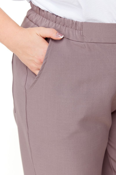 Бежевый костюм женский из ткани с жакетом и брюками для офиса OVERYOU М124 какао - фото 14