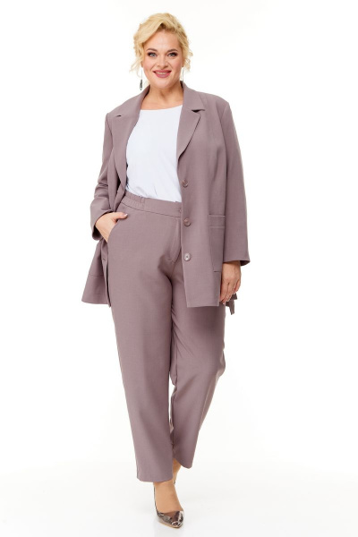 Бежевый костюм женский из ткани с жакетом и брюками для офиса OVERYOU М124 какао - фото 8
