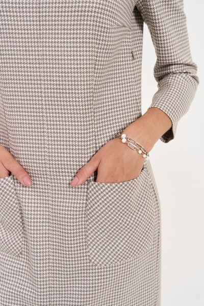 Платье с накладными карманами и разрезом по переду LeNata 11338 лапка - фото 8