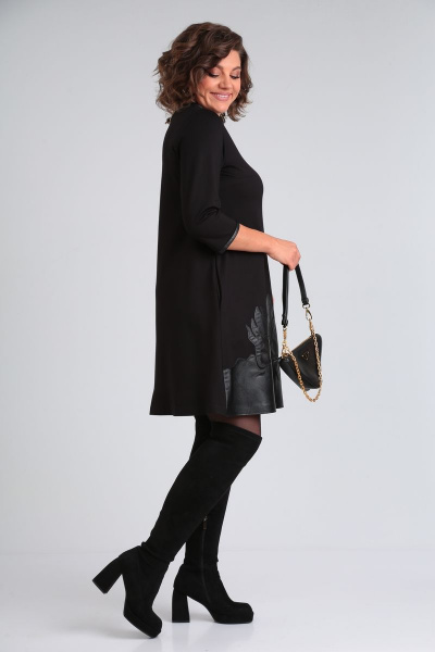 Демисезонное платье трапециевидного силуэта с вышивкой и карманами Michel chic 2140 черный - фото 4