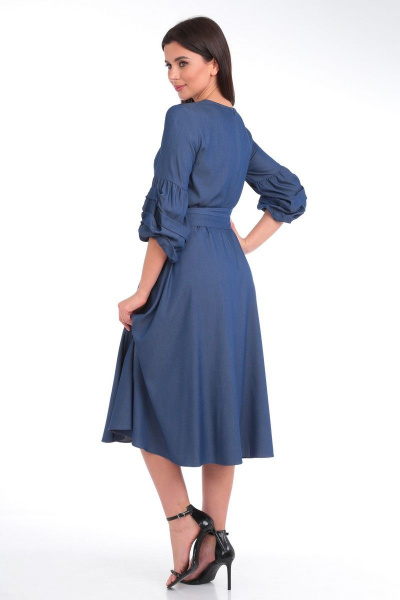 Джинсовое платье расклешенное с вырезом и нагрудными вытачками Angelina & Сompany 728 - фото 2