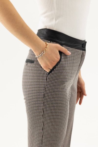Демисезонные брюки с стрелками и классическим зантежом Femme & Devur 90011 1.32F(164) - фото 3