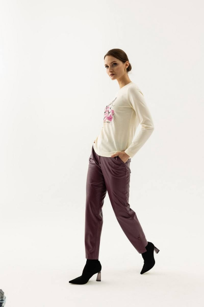 Стильный бежевый джемпер с длиной на бедрах и яркой печатью Femme & Devur 30776 2.2F(170) - фото 5