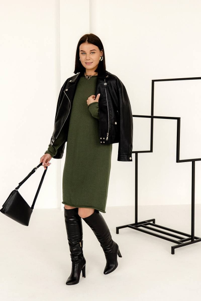 Длинное плательное из вязаного трикотажа с длинными рукавами Romgil РВ0002-ШЕ5 оливковый - фото 6
