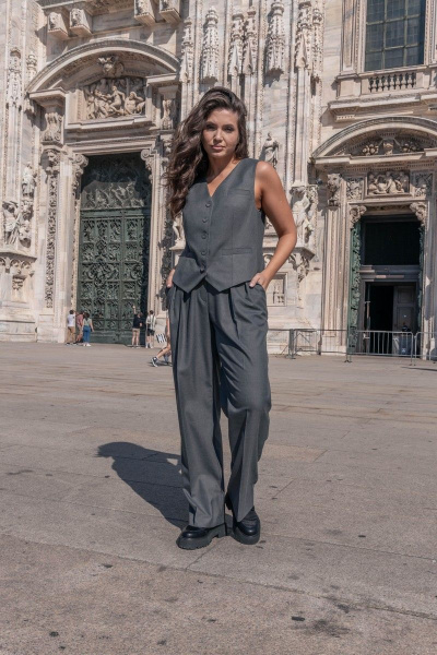 Деловой костюм брюки и жилет свободного силуэта из текстиля MALI 723-056 серый - фото 2