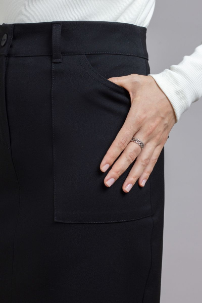 Черная макси юбка из стрейча с накладными карманами и разрезом Mirolia 1209 чёрный - фото 8