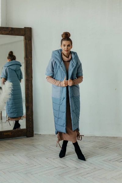 Голубой утепленный жилет с капюшоном и коротким рукавом Стильная леди М-651 голубой - фото 1