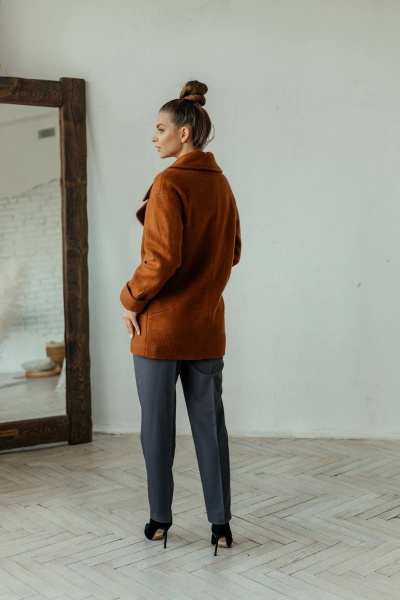 Коричневое полупальто оверсайз на подкладке Стильная леди М-667 терракот - фото 6