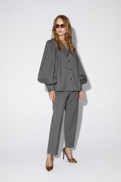 Платье-футляр с рельефными швами и длинными рукавами PiRS 4770 серый - фото 6