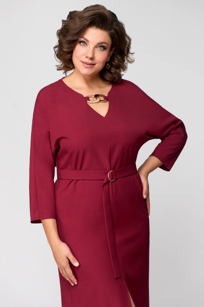 Демисезонное платье прямого силуэта с цепями и разрезом Мишель стиль 1149 винный - фото 6