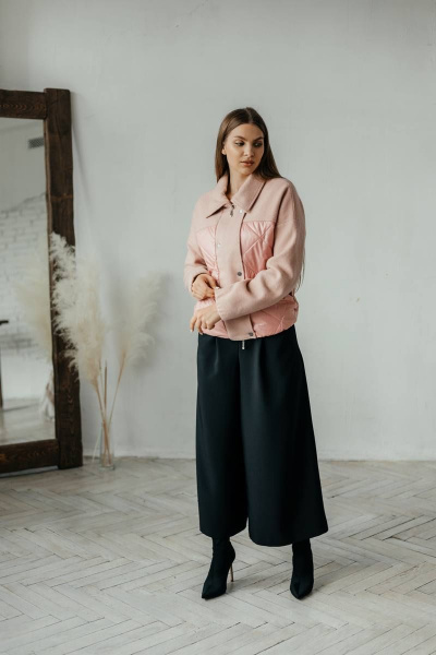 Розовая бомбер-куртка из комбинированных тканей Стильная леди М-669 пудра - фото 7