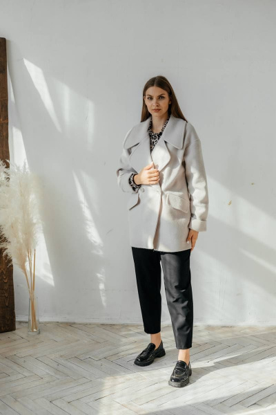 Бежевое оверсайз полупальто на подкладке Стильная леди М-667 кремовый - фото 1