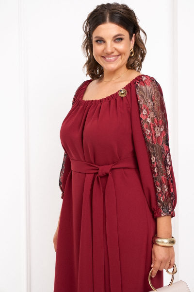 Нарядное платье с гипюром и сборками с поясом Almirastyle 316 бордо - фото 5