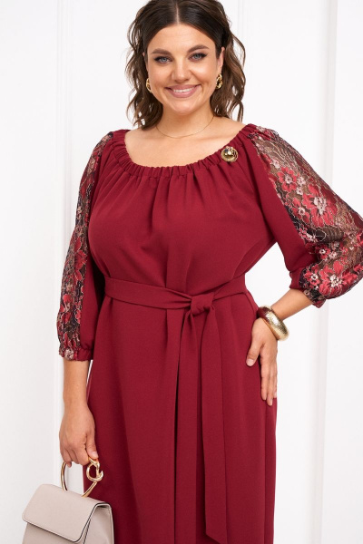Нарядное платье с гипюром и сборками с поясом Almirastyle 316 бордо - фото 1