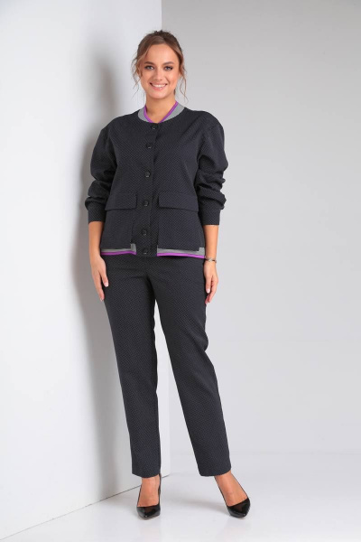 Деловой комплект бомбер и зауженные брюки TVIN 7659 сирень - фото 4