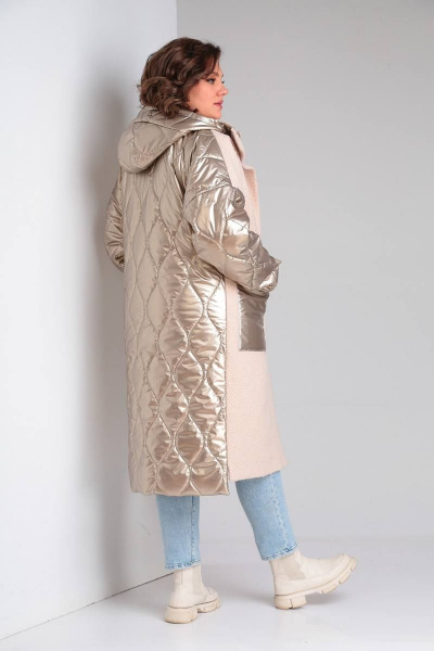 Пальто прямое из экомеха и плащёвой ткани на утеплителе BARBARA B204 бежевый+золото - фото 7