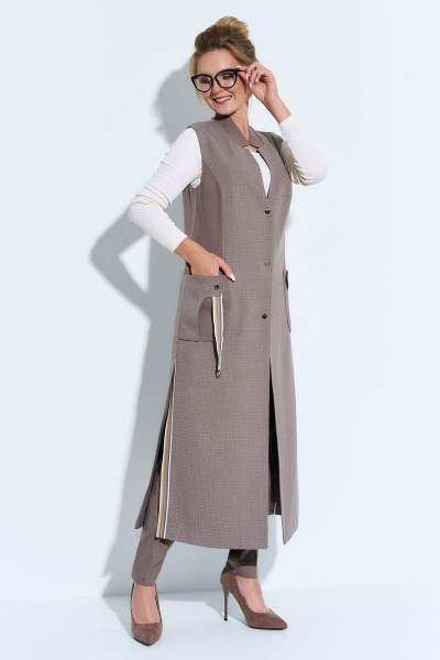 Бежевый костюм с жилетом и классическими зауженными брюками Euromoda 481 - фото 1