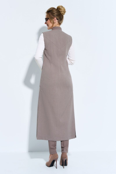 Бежевый костюм с жилетом и классическими зауженными брюками Euromoda 481 - фото 4
