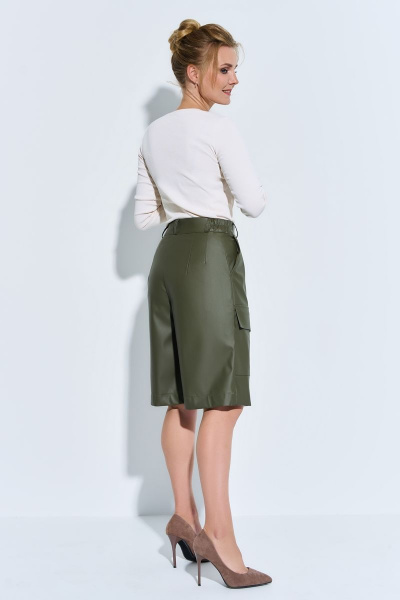 Зеленые эко-шорты с заниженной посадкой и накладными карманами Euromoda 477 - фото 4