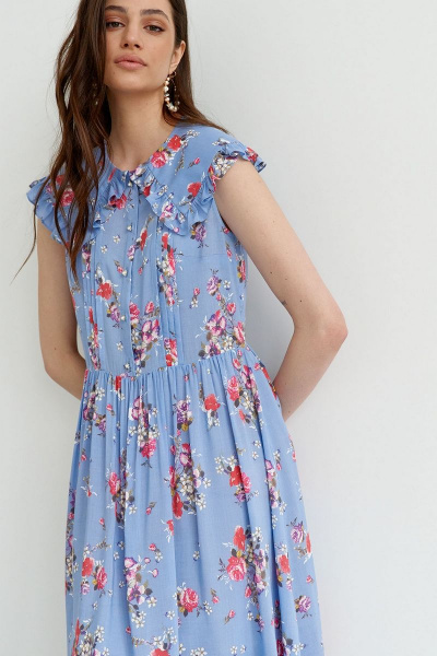 Летнее платье с треугольным вырезом, сборками и рюшами C. of PAPAYA NEW 1599-B голубой - фото 4