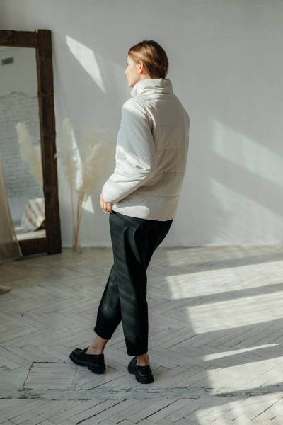 Куртка короткая белая демисезонная на молнии и кнопках Стильная леди М-684 молочный - фото 6