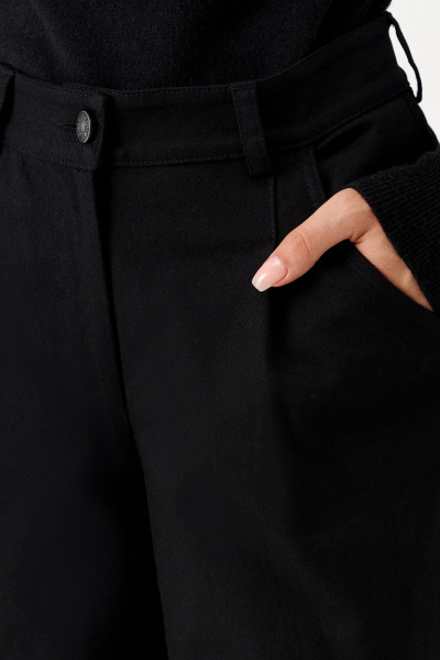 Черные демисезонные брюки из хлопка и текстиля Панда 151263w черный - фото 5