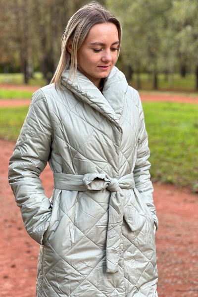 Стеганое пальто в миди длине с поясом и капюшоном в разных цветах S.O.L O Me М-И8 фисташковый - фото 2