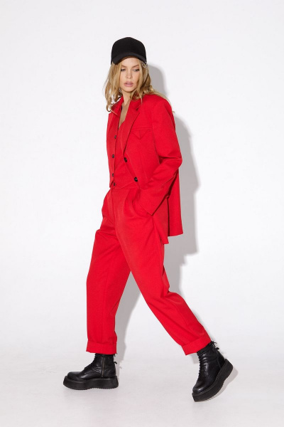 Деловой костюм-двойка из текстиля с резинкой по поясу PiRS 4800 красный - фото 4
