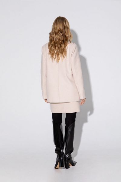 Деловой костюм из жакета и юбки из утепленного текстиля PiRS 4843 бежевый - фото 7