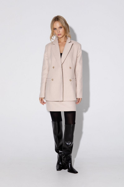 Деловой костюм из жакета и юбки из утепленного текстиля PiRS 4843 бежевый - фото 2