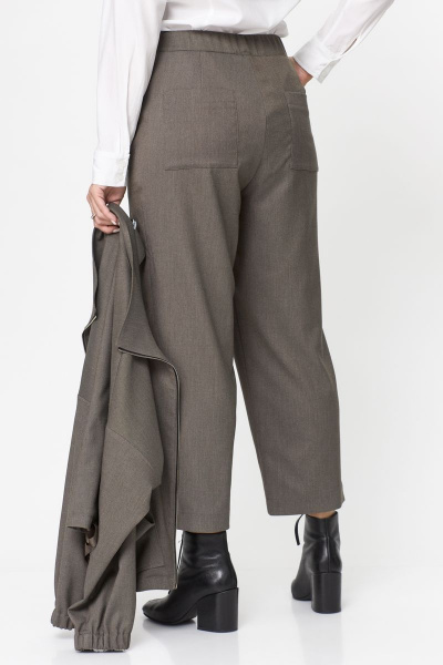 Зеленый демисезонный костюм из текстиля с укороченным бомбером и брюками Michel chic 1351 хаки - фото 7