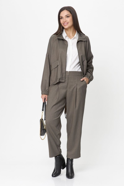 Зеленый демисезонный костюм из текстиля с укороченным бомбером и брюками Michel chic 1351 хаки - фото 3