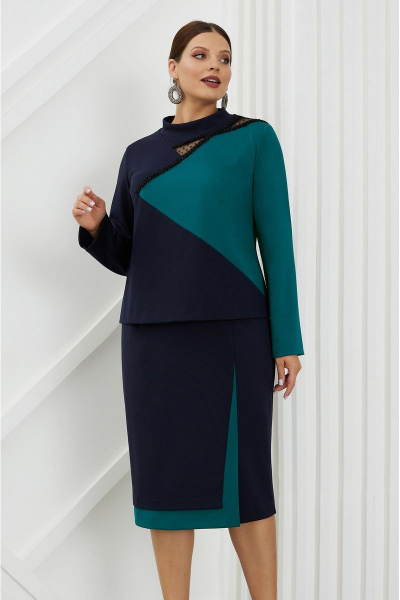 Платье из трикотажа с ассиметричным вырезом и шлицей Lissana 4812 синий-изумруд - фото 2